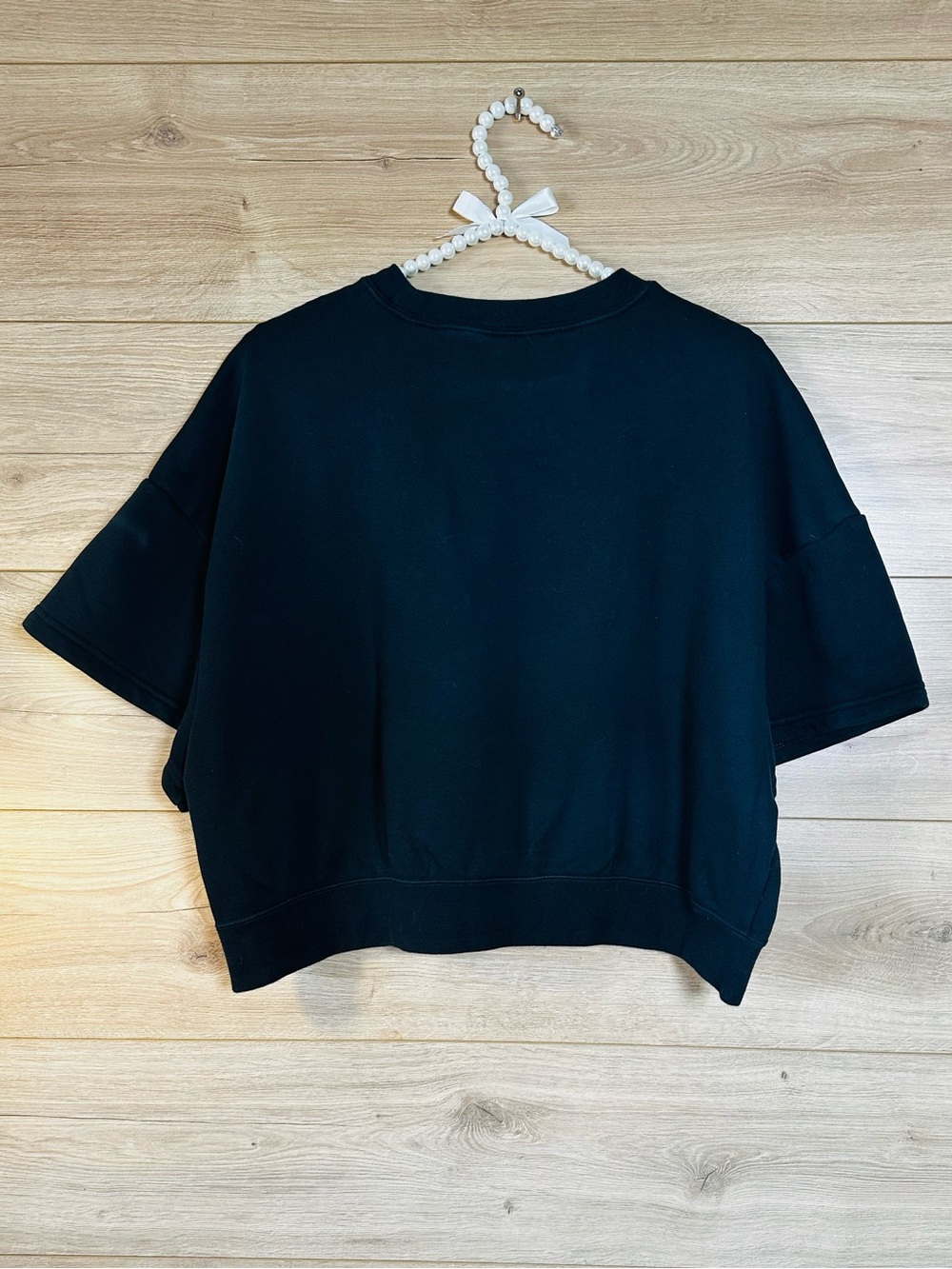 Nike Black Cropped Short-Sleeve Sweatshirt with White Swoosh - Picture 3 of 9